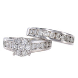 Juego de anillos de compromiso con diamantes en montura de canales en racimo de oro blanco de 14 k