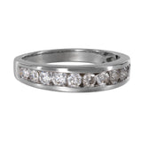 Juego de anillos de compromiso con diamantes en montura de canales en racimo de oro blanco de 14 k