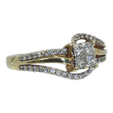 Anillo de compromiso con derivación de diamantes en oro amarillo de 14 k para mujer