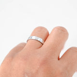 18k White Gold Love Style Band Ring