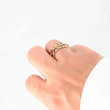 Anillo de oro amarillo de 18 k con motivo victoriano de diamantes y rubíes en coñac