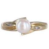 10K Yellow Gold Diamond And Pearl Beautiful Ring