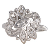 Hermoso anillo floral de diamantes en oro blanco de 14 k