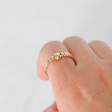 Anillo tipo puño abierto con talla de diamante en oro amarillo de 18 k