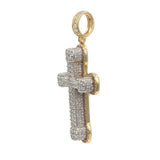 Colgante de cruz con tachuelas de diamantes en oro amarillo de 14 k