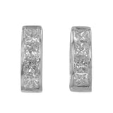 Aretes Huggie de diamantes de talla princesa en oro blanco de 14 k para mujer