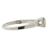 Anillo de compromiso y alianza de boda con diamantes de talla mina antigua en oro blanco de 14 quilates
