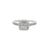 Anillo de compromiso en racimo con diamantes de talla princesa en oro blanco de 14 k