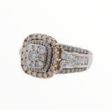 Anillo de compromiso ancho en racimo de diamantes en oro de dos tonos de 14 k